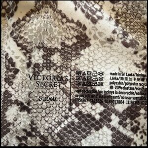 Victoria’s Secret leggings VSX size 27 xs/s  high waisted 7/8 length